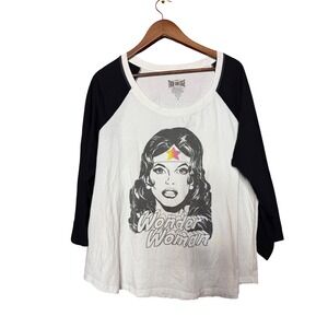 True Vintage Wonder Woman 2X Graphic Raglan Baseball Tee White Black 3/4 Sleeve